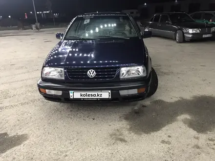 Volkswagen Vento 1992 года за 1 500 000 тг. в Тараз – фото 2