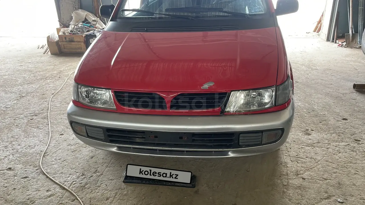 Mitsubishi Space Runner, 1995