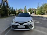 Toyota Camry 2019 годаfor13 700 000 тг. в Астана – фото 2