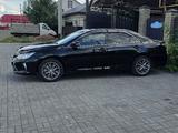 Toyota Camry 2017 годаүшін9 500 000 тг. в Уральск – фото 3