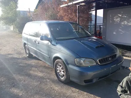 Kia Carnival 2000 года за 2 000 000 тг. в Тараз – фото 44