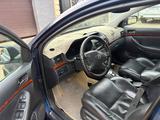 Toyota Avensis 2003 года за 3 800 000 тг. в Уральск – фото 2