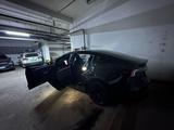 Tesla Model 3 2024 года за 17 000 000 тг. в Алматы – фото 4