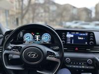 Hyundai Elantra 2021 года за 9 650 000 тг. в Актау