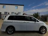 Toyota Isis 2006 года за 3 500 000 тг. в Атырау – фото 2