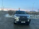 Toyota Highlander 2016 годаүшін13 000 000 тг. в Актобе – фото 2