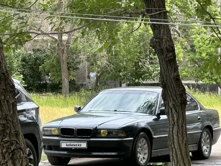 BMW 728 1998 года за 2 200 000 тг. в Караганда