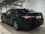 Toyota Camry 2018 года за 10 500 000 тг. в Астана – фото 3