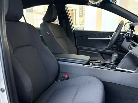 Toyota Camry Elegance 2026 года за 18 690 000 тг. в Караганда – фото 13