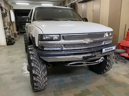Chevrolet Suburban 2000 года за 8 500 000 тг. в Алматы – фото 2