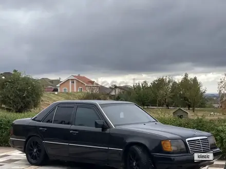 Mercedes-Benz E 280 1992 года за 1 800 000 тг. в Талдыкорган