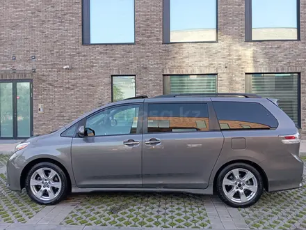 Toyota Sienna 2015 года за 12 500 000 тг. в Алматы – фото 7