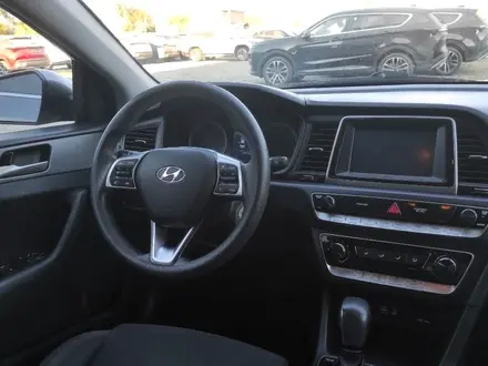 Hyundai Sonata 2019 года за 7 290 000 тг. в Тараз – фото 36