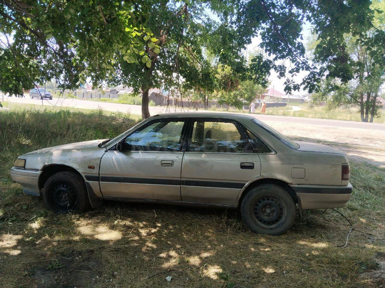 Mazda 626 1989 г.