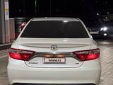 Toyota Camry 2015 года за 5 300 000 тг. в Уральск – фото 4
