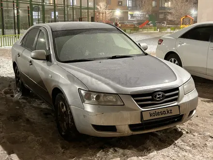 Hyundai Sonata 2007 года за 3 500 000 тг. в Астана – фото 2