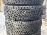 Комплект зимние шины 215/70/16 215/70R16 Bridgestoone Blizzak. за 50 000 тг. в Алматы