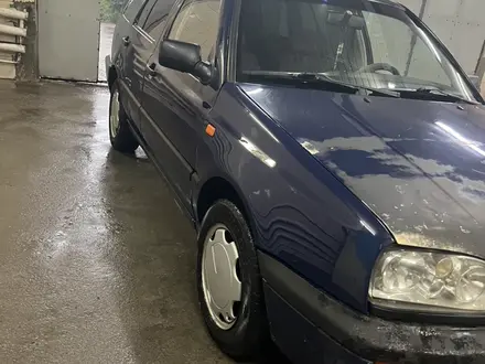 Volkswagen Golf 1996 года за 1 600 000 тг. в Алматы – фото 4