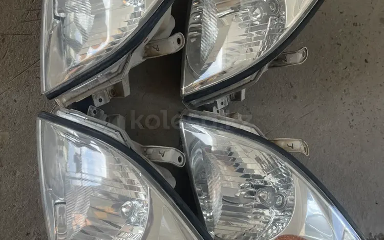 Фары на Toyota Land Cruiser Prado 120 за 147 тг. в Алматы