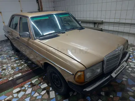 Mercedes-Benz E 200 1983 года за 800 000 тг. в Экибастуз – фото 10