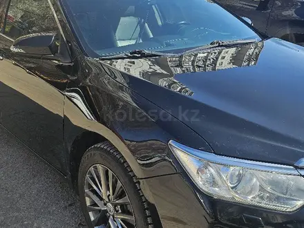 Toyota Camry 2015 года за 11 000 000 тг. в Актобе