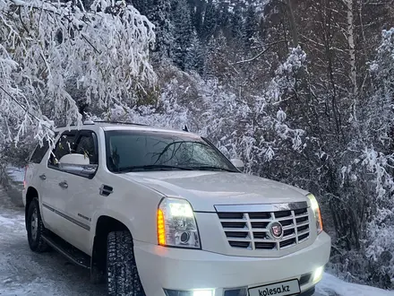 Cadillac Escalade 2007 года за 7 500 000 тг. в Алматы