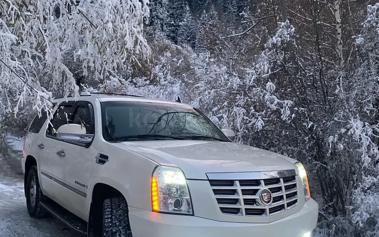 Cadillac Escalade 2007 года за 7 500 000 тг. в Алматы