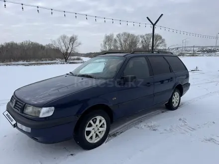 Volkswagen Passat 1995 года за 1 900 000 тг. в Семей
