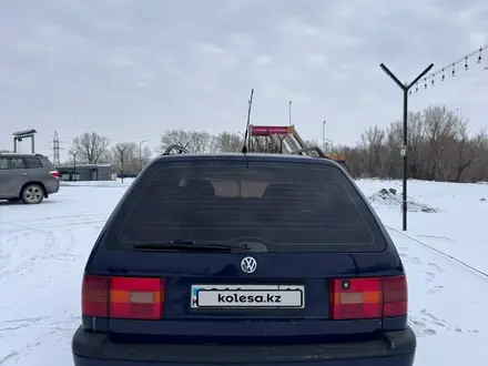 Volkswagen Passat 1995 года за 1 900 000 тг. в Семей – фото 4