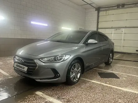 Hyundai Elantra 2018 года за 8 000 000 тг. в Костанай