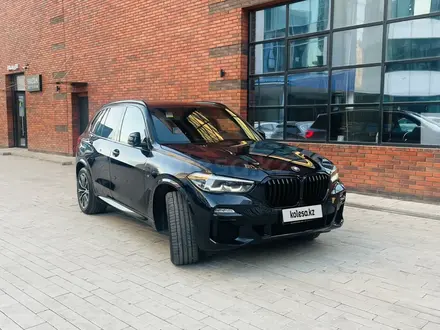 BMW X5 2018 года за 30 500 000 тг. в Астана – фото 2