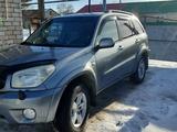 Toyota RAV4 2005 годаүшін6 140 000 тг. в Уральск – фото 2