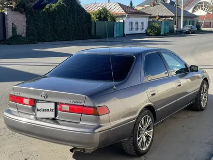 Toyota Camry 1997 года за 3 500 000 тг. в Павлодар – фото 36