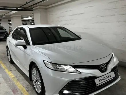 Toyota Camry 2019 года за 17 000 000 тг. в Алматы