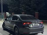 Toyota Corolla 2021 года за 9 800 000 тг. в Актобе – фото 4