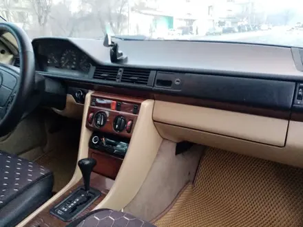 Mercedes-Benz E 230 1991 года за 1 700 000 тг. в Алматы – фото 6