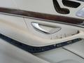Обшивка на переднюю левую дверь на Mercedes-Benz W222 за 50 000 тг. в Алматы – фото 3