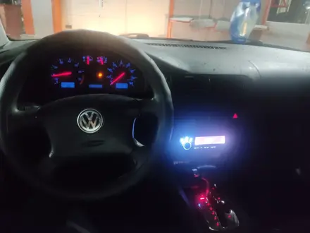 Volkswagen Passat 2000 года за 850 000 тг. в Петропавловск – фото 6