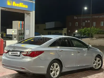 Hyundai Sonata 2010 года за 3 450 000 тг. в Атырау – фото 2