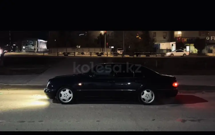 Mercedes-Benz E 320 1998 года за 3 800 000 тг. в Актау