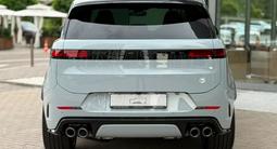 Land Rover Range Rover Sport SV 2026 года за 142 366 000 тг. в Алматы – фото 5