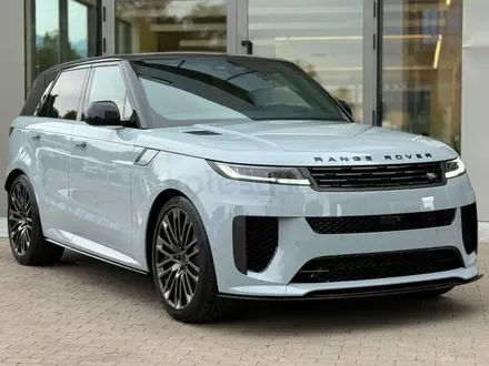Land Rover Range Rover Sport SV 2026 года за 142 366 000 тг. в Алматы – фото 3