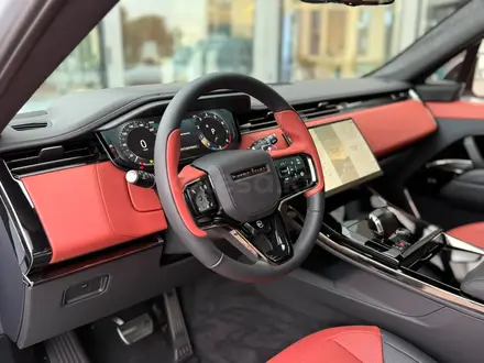 Land Rover Range Rover Sport SV 2026 года за 142 366 000 тг. в Алматы – фото 8