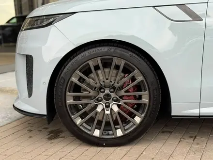 Land Rover Range Rover Sport SV 2026 года за 142 366 000 тг. в Алматы – фото 12