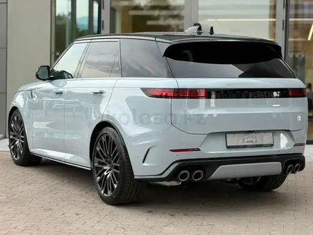 Land Rover Range Rover Sport SV 2026 года за 142 366 000 тг. в Алматы – фото 6