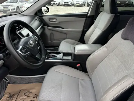 Toyota Camry 2016 года за 8 800 000 тг. в Атырау – фото 12