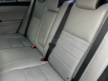 Toyota Camry 2016 года за 8 800 000 тг. в Атырау – фото 6