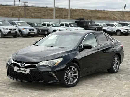 Toyota Camry 2016 года за 8 800 000 тг. в Атырау