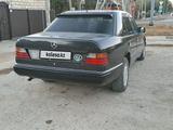 Mercedes-Benz E 200 1993 годаүшін900 000 тг. в Актобе – фото 2