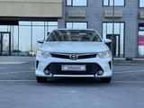 Toyota Camry 2016 года за 14 000 000 тг. в Шымкент – фото 2